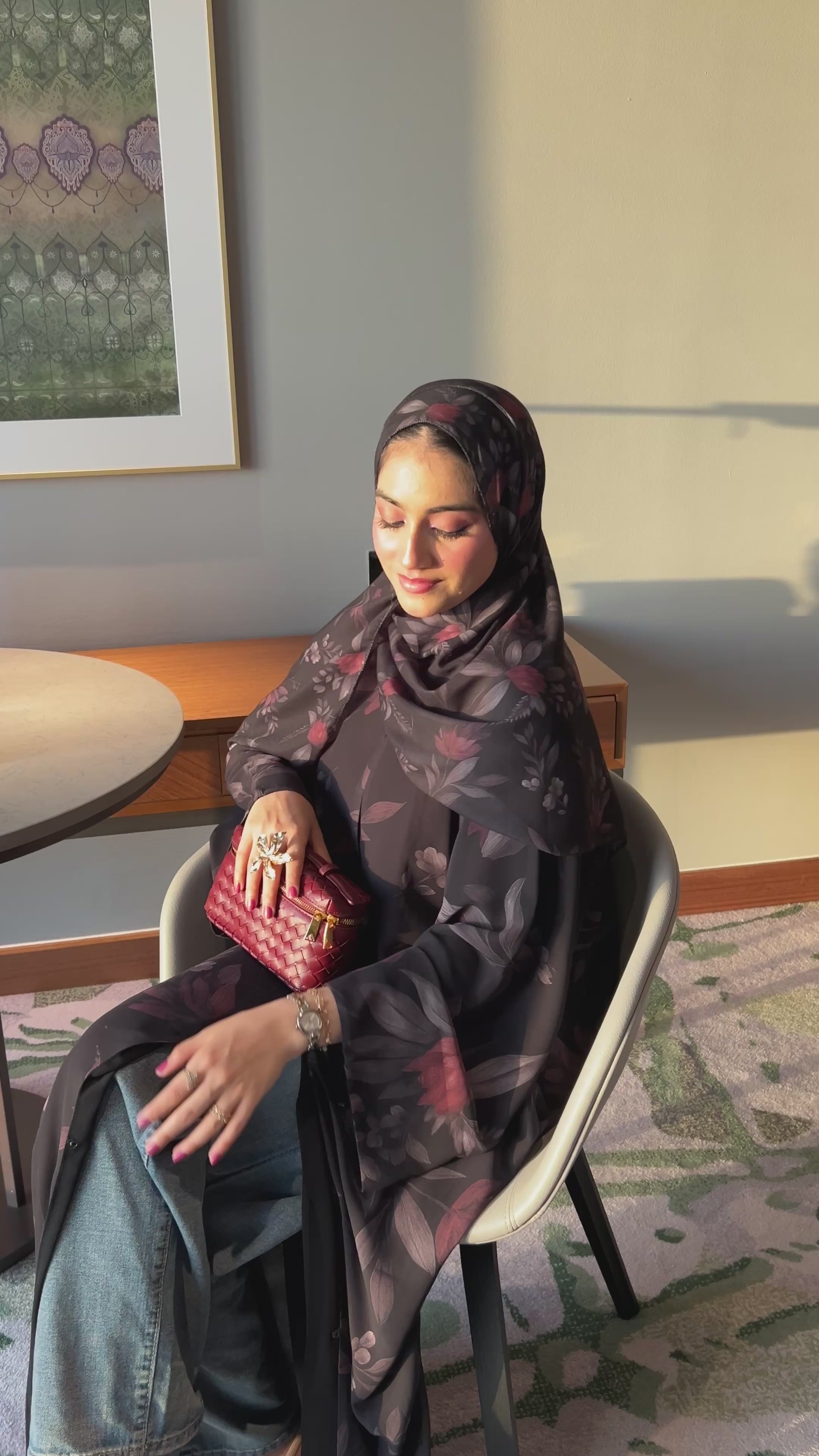 Noir Garden abaya
