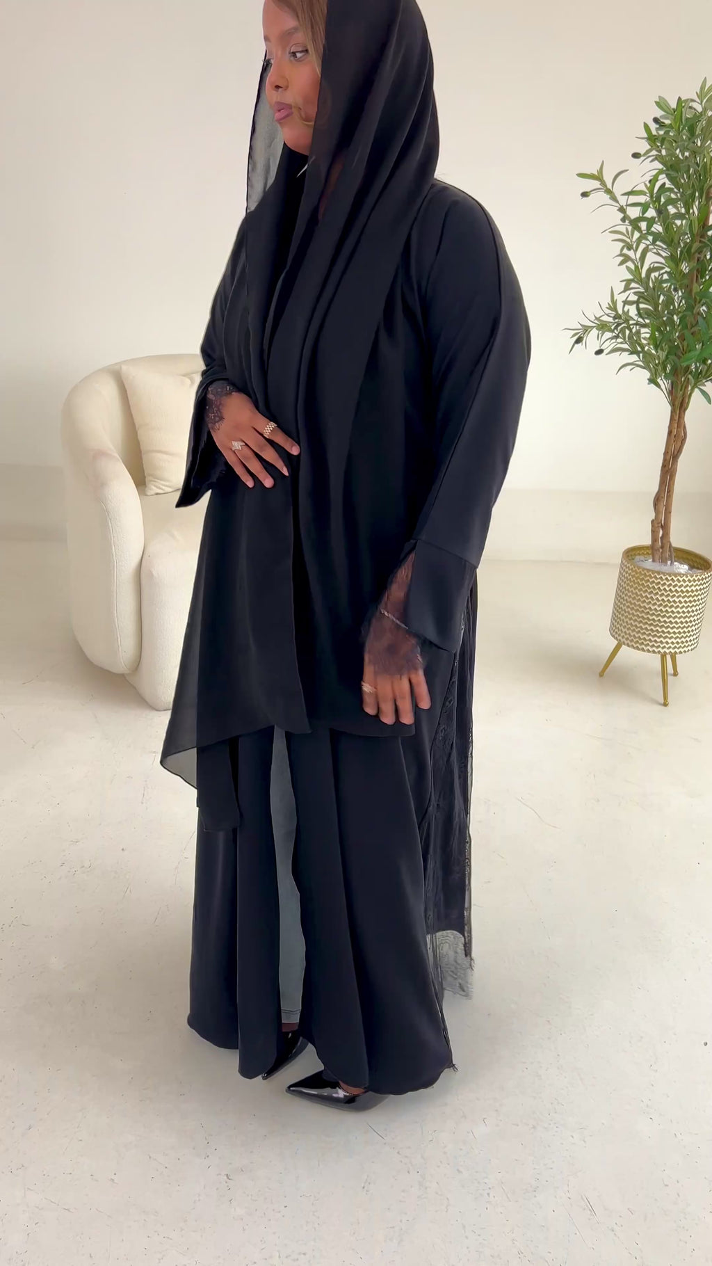 Zahra black abaya