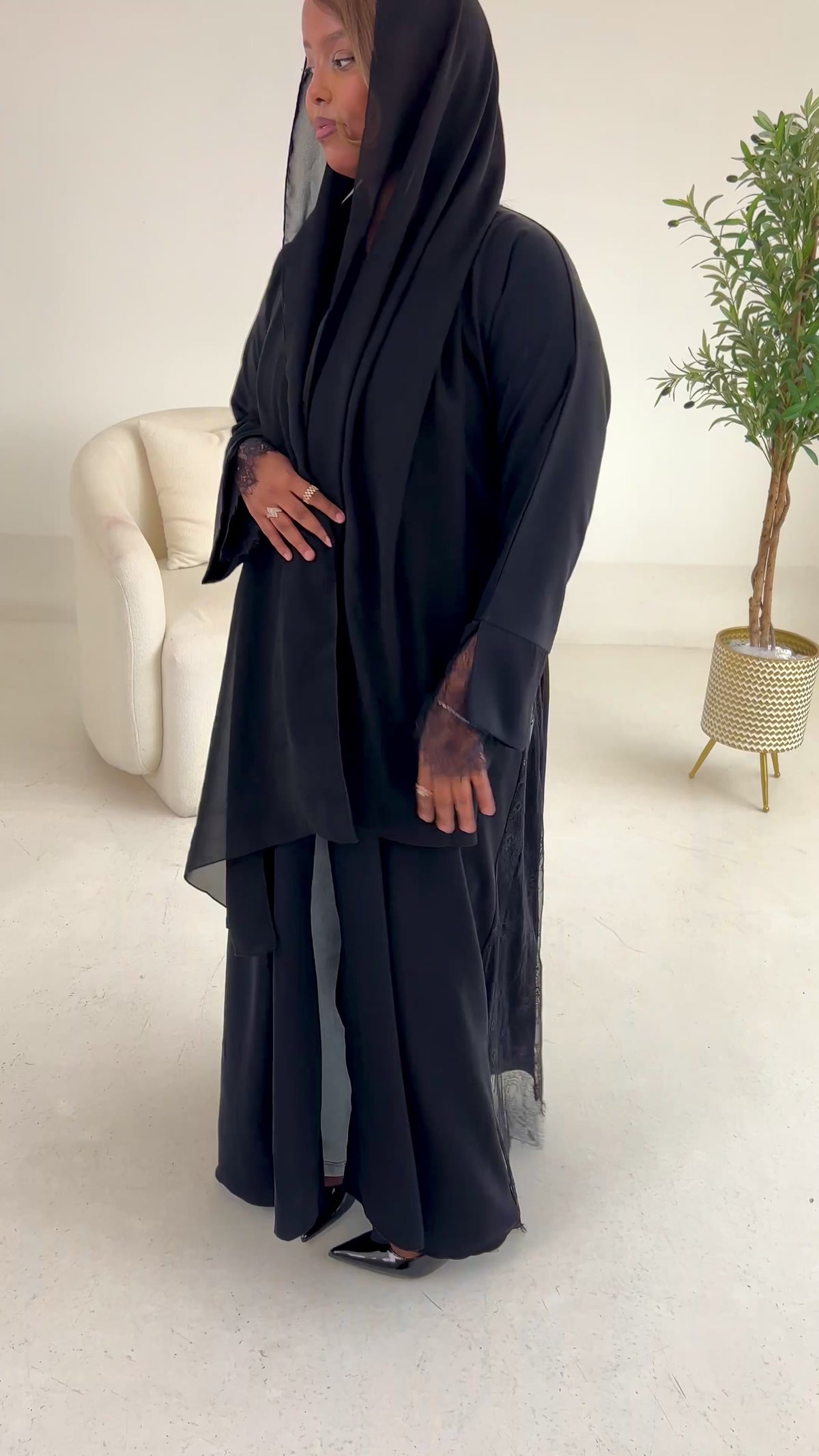 Zahra black abaya